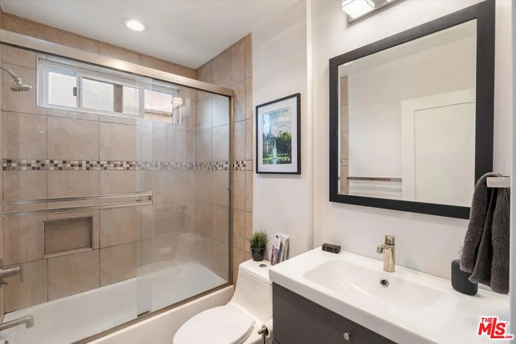 2721 2nd Street 211, Santa Monica, California 90405 home-pic-17